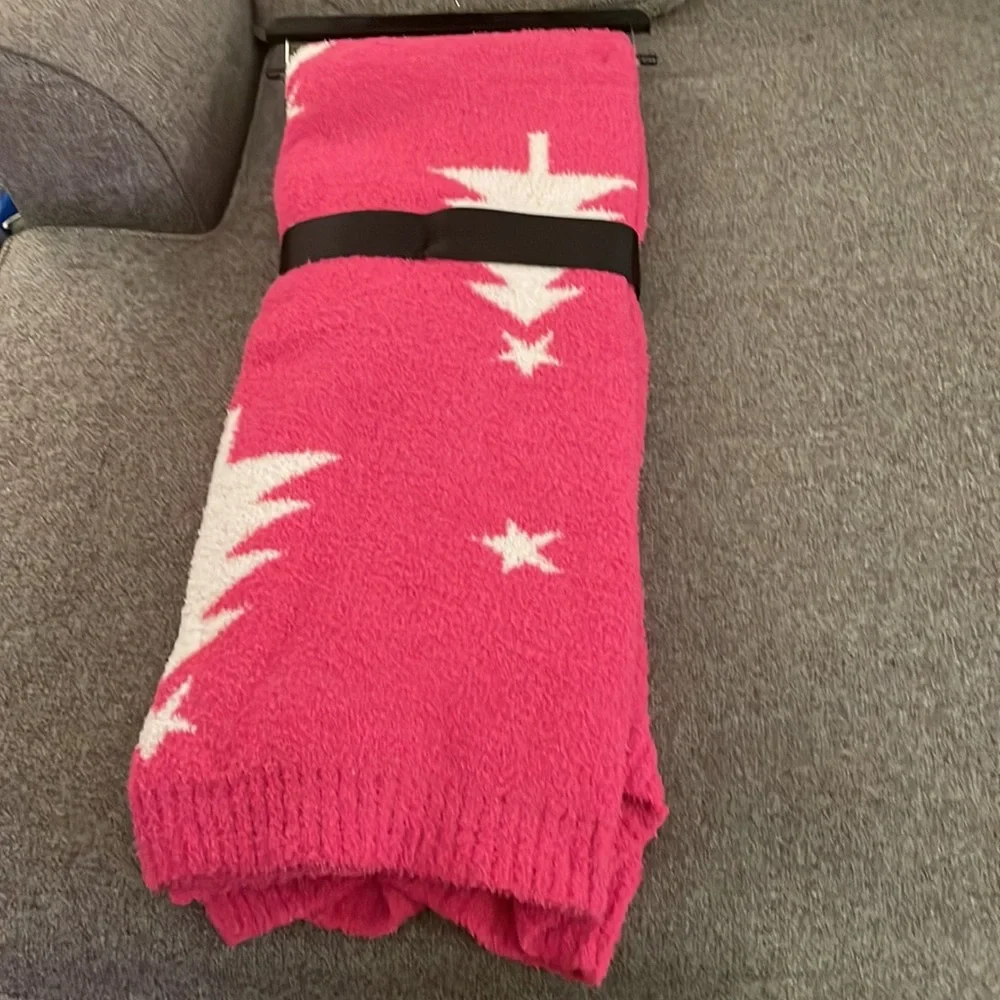 PINK christmas tree blanket